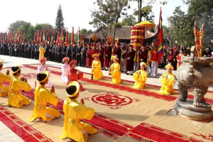 Au Co Mother Temple Festival