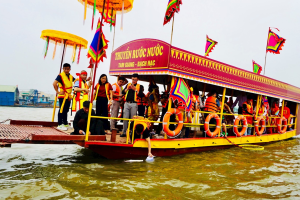 Bach Hac Dragon Boat Race Festival